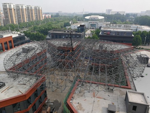 转周口MOCO新世界二期屋顶钢结构穹顶施工工程 2733平方 (3).jpg