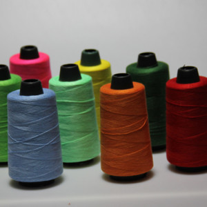 銷售批發(fā)價滌綸縫紉線 批發(fā)高強(qiáng)縫紉線