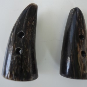 深圳市益華進出口有限公司 天然牛角尖扣 牛角扣 純天然高品質