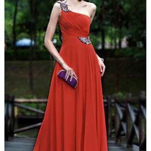 供應高檔禮服，婚紗