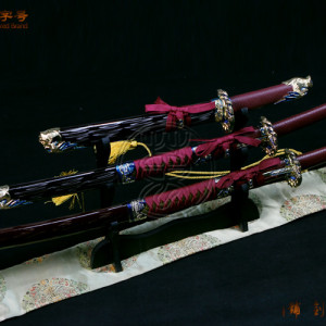 日本動(dòng)漫周邊盤龍護(hù)手