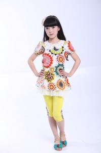 兒童長袖、短袖襯衫和T恤