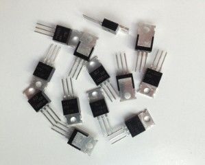 達林頓三極管TIP122