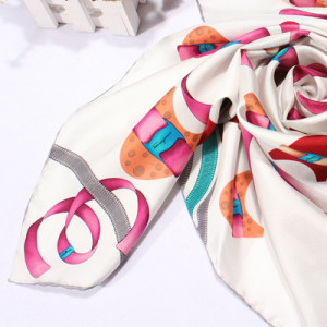 新款春秋季女士真絲桑蠶絲大方巾 英倫學院風格