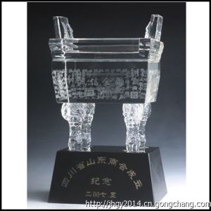 商會成立儀式紀念品，水晶誠信金鼎禮品擺件，辦公室擺件，廣州水晶紀念品