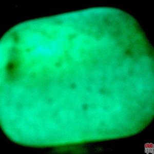 香港高端投資商高價購買隕石鉆石夜明珠