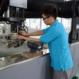 最好的水刀切割機生產廠家/最精密的水刀切割機廠家品牌