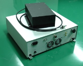 高峰值功率端面泵浦電光調Q激光器