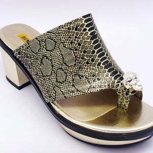 廣州女鞋工廠熱銷新款高檔時(shí)裝女鞋 單鞋 靴子批發(fā)訂貨