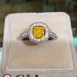 彩寶基地 中國工商聯(lián)檢測 枕型 微紅色 小瑕 2VG 90分 總經(jīng)銷