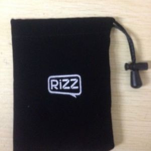 絨布袋、手機(jī)袋、MP3袋\數(shù)碼相機(jī)袋、無(wú)紡布袋、U盤袋、筆袋等