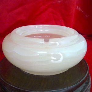 阿富汗玉石煙灰缸