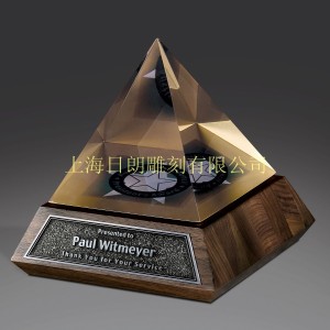 水晶獎杯2013年最新款首選上海日朗專業的水晶獎杯廠家