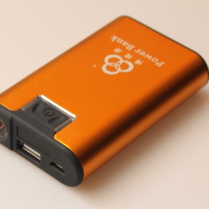 博健源-移動電源-BJY68，容量7800MAH-輸出1A/5V。