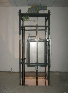 濟(jì)南升降機(jī)廠家為您介紹升降傳菜機(jī)