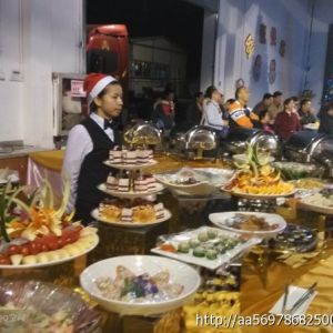 專業提供：中西式自助餐、中西式冷宴會、餐飲外包服務。