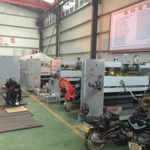 半自動釘箱機