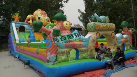 變色龍兒童充氣大滑梯隆重上市
