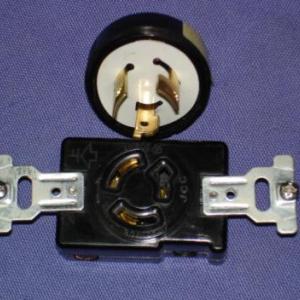 高品質(zhì)隱藏式和普通工業(yè)插頭插座