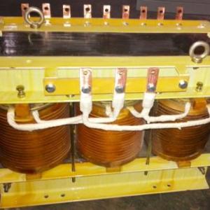 礦用牽引硅整流變壓器