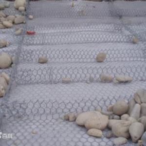 專業(yè)生產(chǎn)鉛絲籠 雷諾護(hù)墊  好多錢一平米