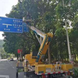 高空車租賃 汕尾升降車 潮州高空作業(yè)車價格表升降車出租高空掛國旗