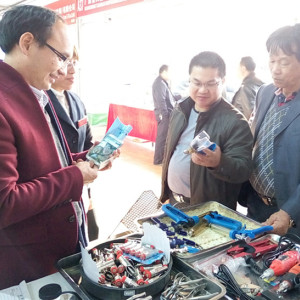 湖南農大動物藥業  加購豬仙子紅外線保溫燈