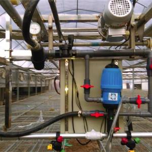 遙控施肥全自動(dòng)邯鄲大棚溫室育苗噴灌機(jī)噴水車噴灌設(shè)備；遙控施肥育苗大棚溫室噴灌機(jī)噴