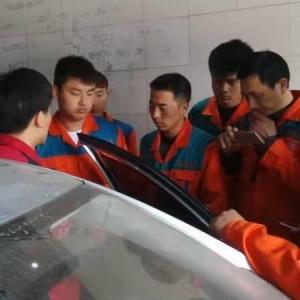 汽車貼膜培訓學校-宜賓汽車貼膜培訓學校