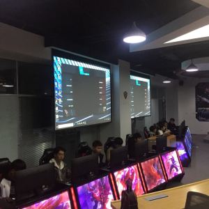 鞍山電子競技中職專業(yè)學校 長沙電競學校劉老師微信