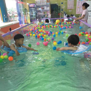 陽原縣鋼化兒童玻璃池齊全 嬰幼兒游泳池廠家