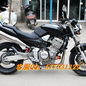 本田黃蜂900摩托車