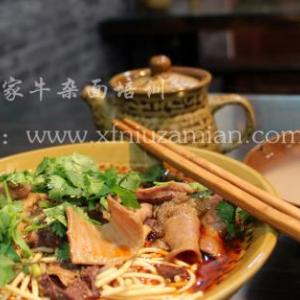 正規(guī)學(xué)習(xí)襄陽(yáng)窩子面牛雜面豆腐面就到老譚家