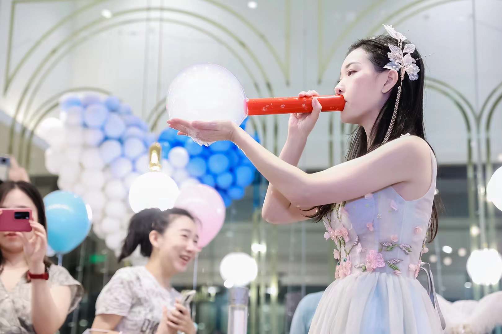 东莞泡泡秀演出互动泡泡秀东莞泡泡秀表演魔幻泡泡秀欢迎咨询