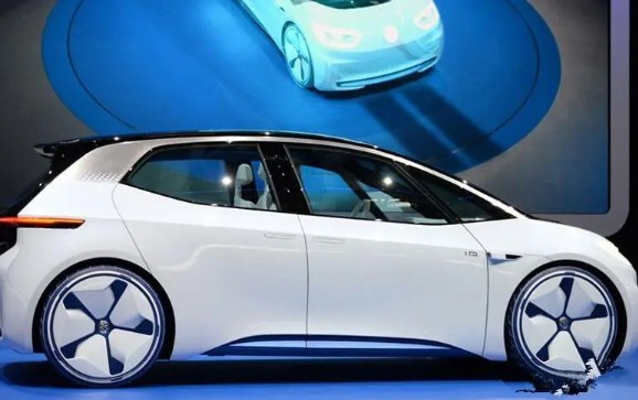 電動汽車1.png