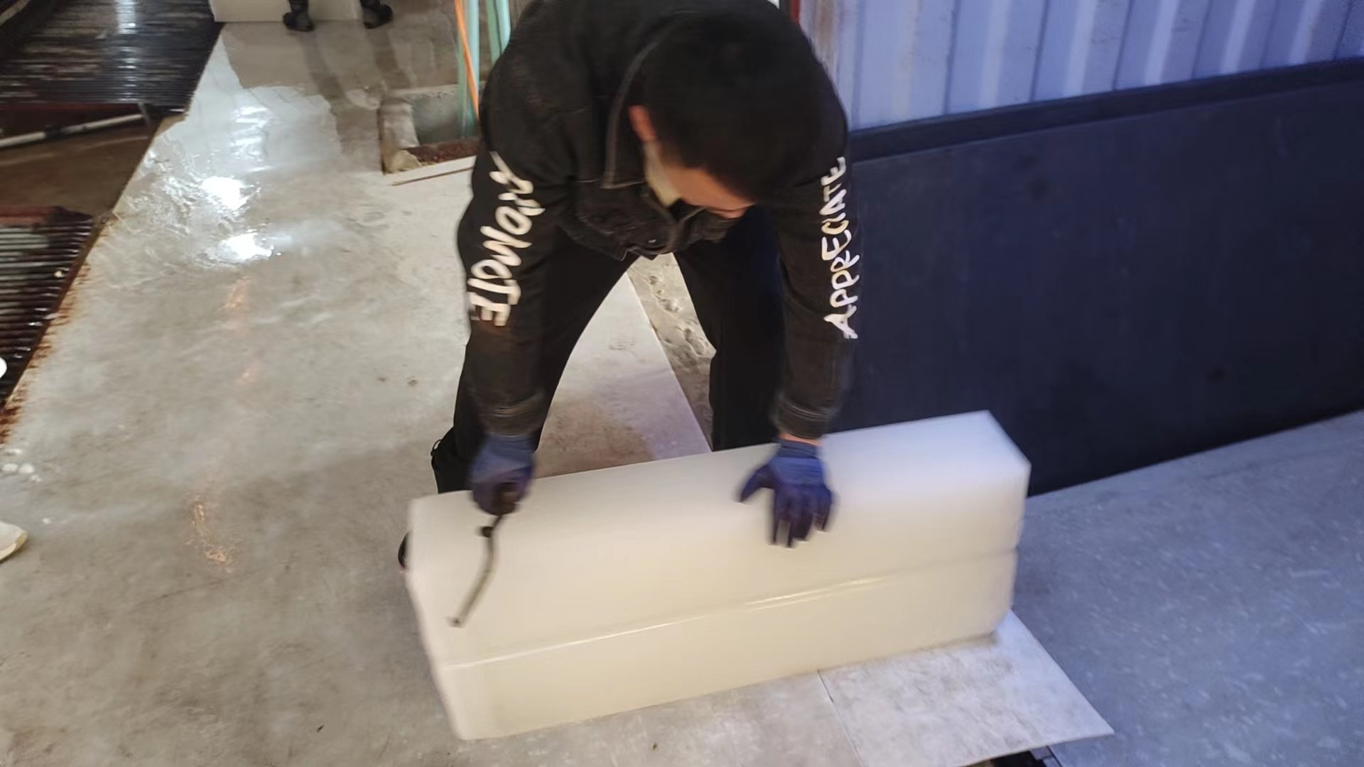 江阴工业冰厂家电话 江阴降温用冰厂家有哪些 江阴工业冰制作厂 江阴宁骏制冰有限公司