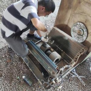 检修、更换铁马6*6型底盘车空调系统